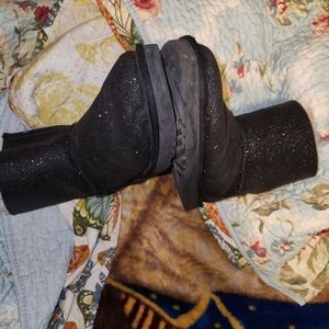 Ugg mini Bailey bow black glitter boots size 9